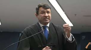 Defesa de Anderson Torres tenta reproduzir áudio não autorizado; Moraes interrompe