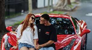 Herdeira de Gugu faz ensaio de luxo com Ferrari de R$ 2 milhões; veja fotos