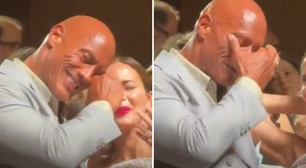 Dwayne Johnson fica emocionado após novo filme receber 15 minutos de aplausos no Festival de Cinema de Veneza