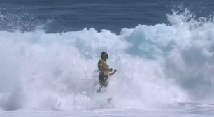 Yago Dora vence Colapinto no WSL Finals e se torna campeão mundial de surfe