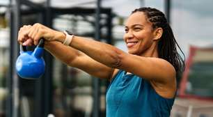 Adeus à flacidez no peito: este é o exercício que não pode faltar na sua rotina se você tem mais de 50 anos