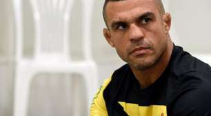 Vitor Belfort sofre concussão e desiste de luta de boxe contra Wanderlei Silva