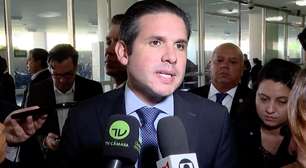 'Estamos ouvindo a todos', diz Hugo Motta sobre pautar anistia a envolvidos na trama golpista