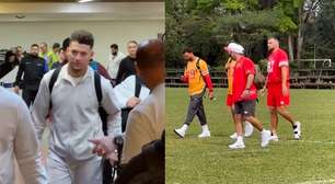 Mahomes e Kelce: Estrelas da NFL chegam ao Brasil aos gritos dos fãs no aeroporto de Guarulhos