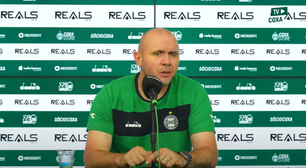 Mozart vai contra torcida do Coritiba e ataca cobranças: "São exageradas"