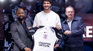 Gustavo Henrique celebra renovação com o Corinthians e projeta conquistas no clube