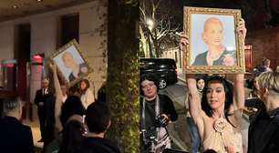 Em dia de derrota para Milei, Katy Perry exibe quadro de Evita na Argentina e é ovacionada