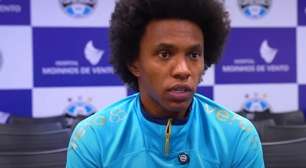 Willian reencontra Carlos Vinícius e Mano no Grêmio: 'Me ajudaram a vir'