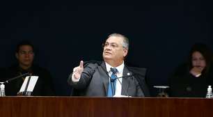 Dino acompanha Moraes e vota para condenar Bolsonaro por trama golpista