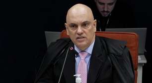 Moraes rebate advogado de Heleno sobre número de perguntas e diz que juiz não pode ser 'samambaia jurídica'