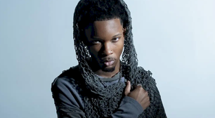 Cantor D4vd, atração do Lollapalooza Brasil 2026, é envolvido em investigação de homicídio nos EUA