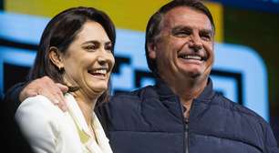 Michelle Bolsonaro ironiza revista da polícia com foto de Fusca: 'Cabe um homem de 1,85?'