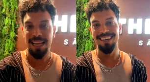 Ex-BBB Vinicius diz que recebe mais cantadas após assumir bissexualidade: 'Levo na graça'