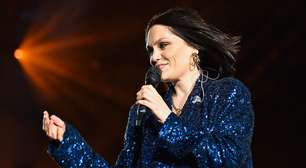Jessie J faz show acústico poderoso, mas com distrações, no The Town