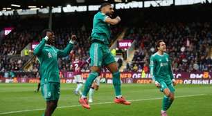 Salah, nos acréscimos, livra o Liverpool do tropeço em Burnley