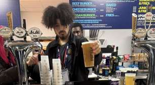 Manchester City demite funcionário por trabalhar com camisa de time rival antes de clássico