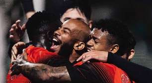 Em jogo de duas viradas, Athletico vence a Chapecoense e cola no G4 da Série B