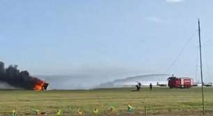 Dois carros voadores colidem durante ensaio para evento na China