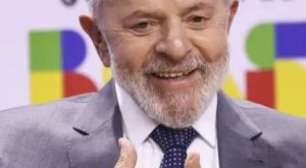 PT investe em "desavermelhar" sua imagem; campanha de Lula é cheia de verde-amarelo
