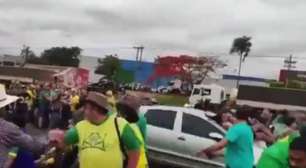 Motorista que atropelou manifestantes em bloqueio bolsonarista vai a júri por 16 tentativas de homicídio