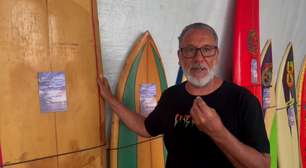 Colecionador de pranchas expõe história do surfe em 'shapes' e 'quilhas' em SC