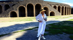 Na Itália, Ana Maria Braga mostra 2 maneiras de usar camisa branca