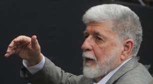 'Temos que defender a América do Sul', diz Amorim sobre operação de Trump perto da Venezuela