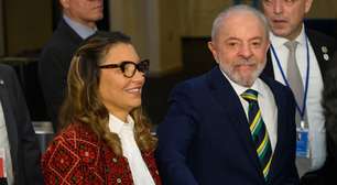 O significado oculto e repleto de simbolismo do casaco vermelho usado por Janja na ONU - que já havia aparecido em look de 2024