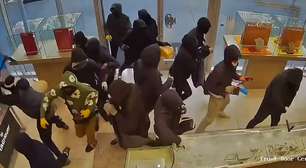 Grupo invade joalheria e rouba US$ 1 milhão em mercadorias nos EUA