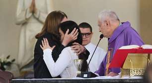 Li Martins quebra silêncio com oração após missa de 7º dia do marido, JP Mantovani: 'Que eu procure mais...'