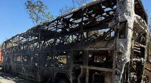 Ônibus de time mineiro pega fogo durante viagem