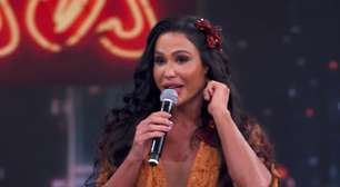 Vídeo: Veja o momento em que Gracyanne Barbosa sofre acidente ao vivo