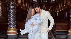 Bolo em formato de flor do batizado de Serena, filha de Luan Santana e Jade Magalhães, rouba a cena em foto - e você nunca viu nada igual!