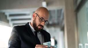 Super-ricos pagam menos Imposto de Renda que classe média desde 2009, revela estudo inédito