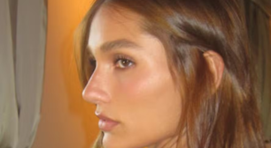 UAU! Sasha faz topless e deixa tatuagem íntima à mostra; veja