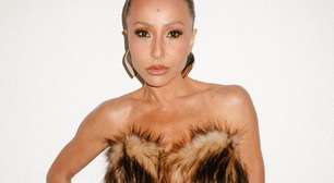 Sabrina Sato aposta em pele fake, cinza e metalizado em Paris