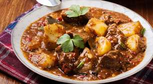 Carne de panela com batatas cozidas: aprenda a fazer o clássico da culinária