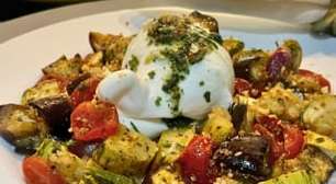 Salada mediterrânea de legumes: fresca, colorida e saudável