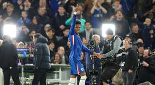 Estevão marca pela 1ª vez pelo Chelsea e garante vitória em clássico da Premier League