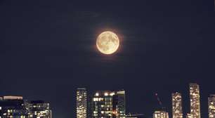 Superlua Cheia de outubro 2025 em Áries: como ver e o que isso sinaliza para você