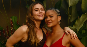 Vale Tudo: Paolla Oliveira de marrom e Bella de vermelho em festa