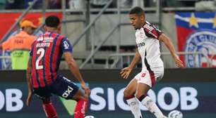 Após revés, muro da sede do Flamengo é pichado com crítica a Samuel Lino