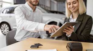 Tem como alugar carro sem cartão de crédito? Confira