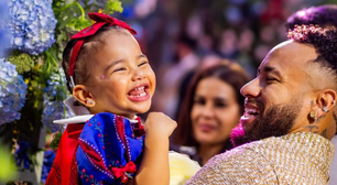 Neymar celebra 2 anos de Mavie após filha ir parar no hospital com braço engessado