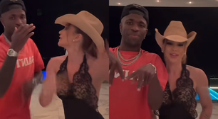Clima de romance! Virginia Fonseca reage à detalhe inusitado em vídeo com Vini Jr.