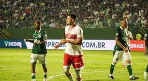 Goiás leva virada do CRB em casa e desperdiça chance de dormir na ponta da Série B