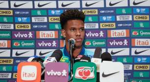 Estêvão se mantém versátil e foca em oportunidades na Seleção: 'aberto a vários tipos de jogos'