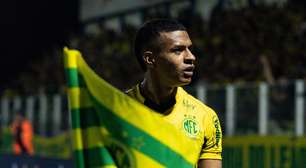 Negueba celebra momento do clube: 'Atingimos a nossa primeira meta'