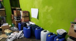 Polícia localiza e fecha fábrica clandestina de bebidas que usava etanol 'batizado' com metanol