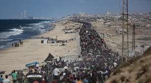 Após 2 anos de guerra e mais de 65 mil mortos, palestinos voltam a Gaza com trégua histórica entre Israel e Hamas